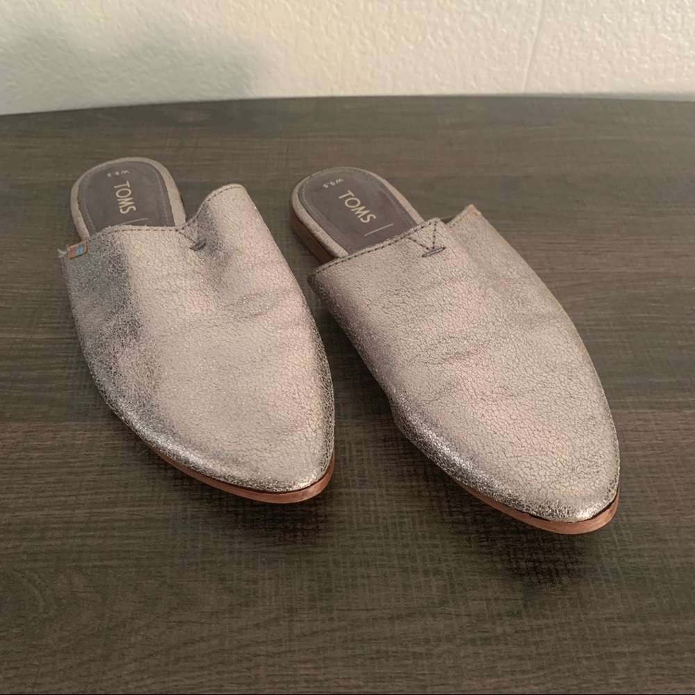 Toms metallic pewter Jutti mules slip-on size 5.5